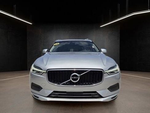 Used 2019 Volvo XC60 T5 Momentum w/ Multimedia Package AWD/4WD image 2