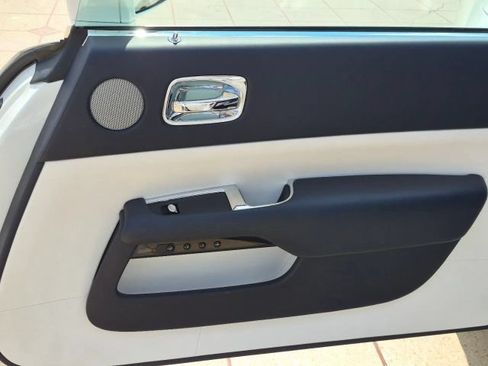 Used 2017 Rolls-Royce Wraith RWD image 17