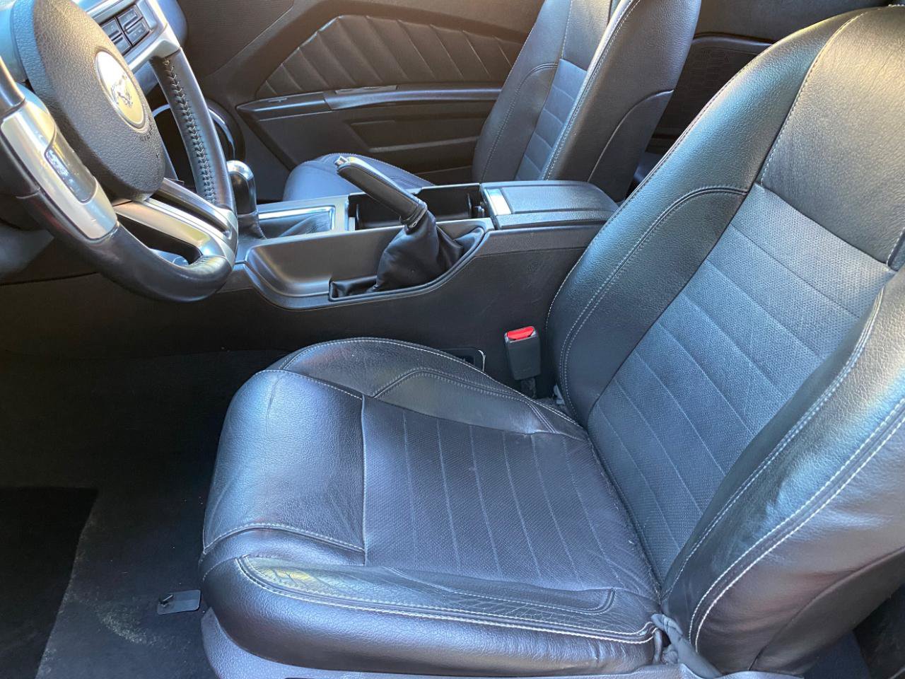 Used 2010 Ford Mustang GT RWD image 31