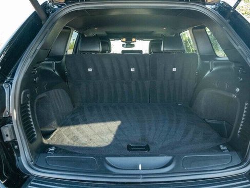 Used 2020 Jeep Grand Cherokee Altitude image 18