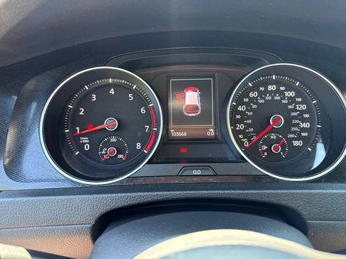 Used 2015 Volkswagen Golf 4-Door FWD image 15