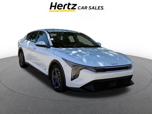 Used 2025 Kia K4 LXS image 1