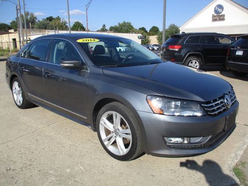 Used 2014 Volkswagen Passat 3.6 SEL Premium image 9