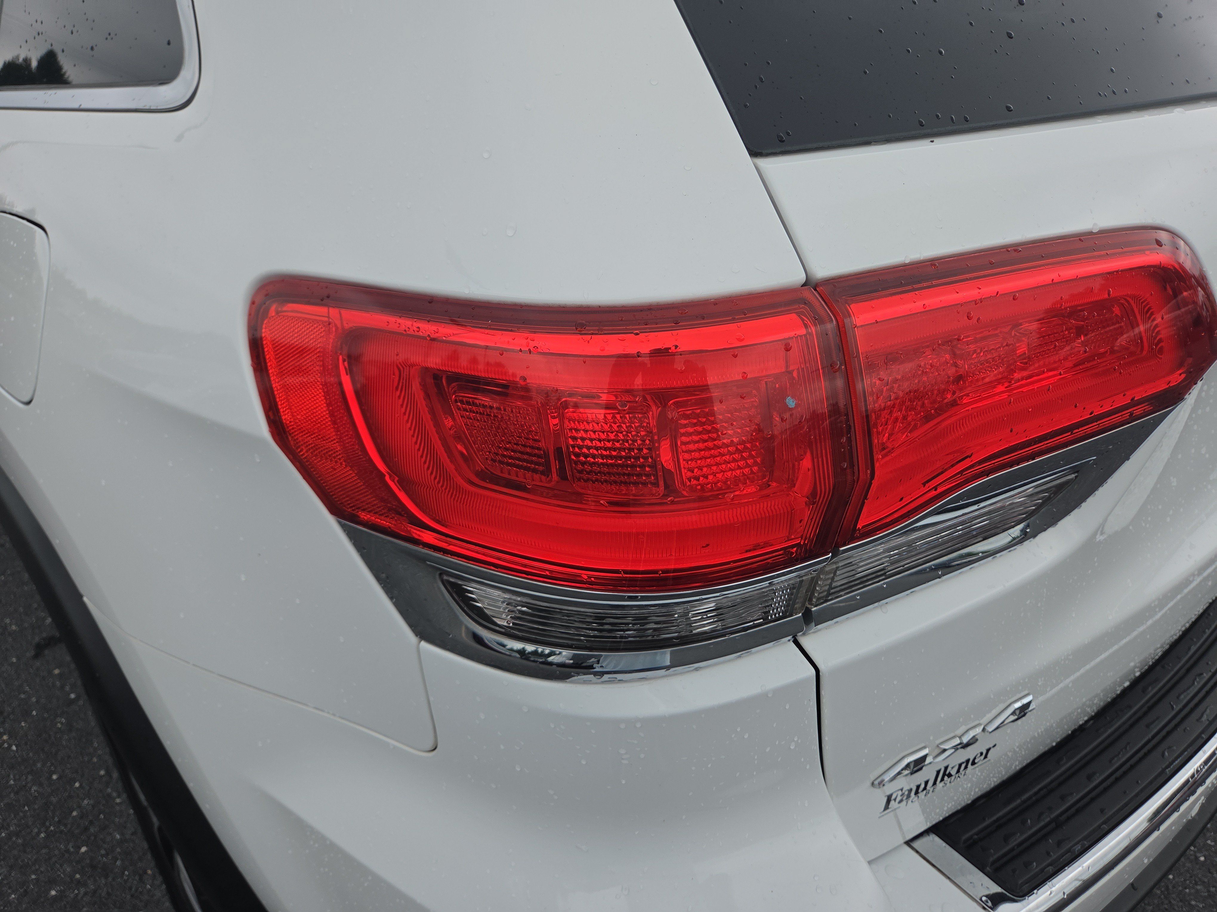 Used 2017 Jeep Grand Cherokee Limited AWD/4WD image 13