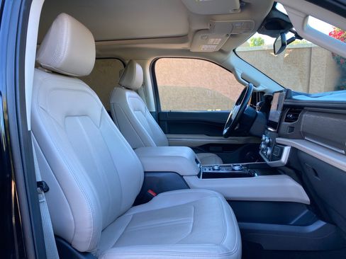 Used 2024 Ford Expedition Limited image 52