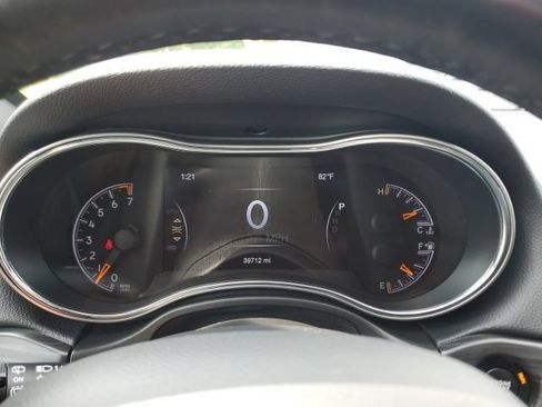 Used 2022 Jeep Grand Cherokee Limited AWD/4WD image 25