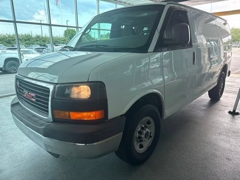 Used 2015 GMC Savana 2500 RWD image 3