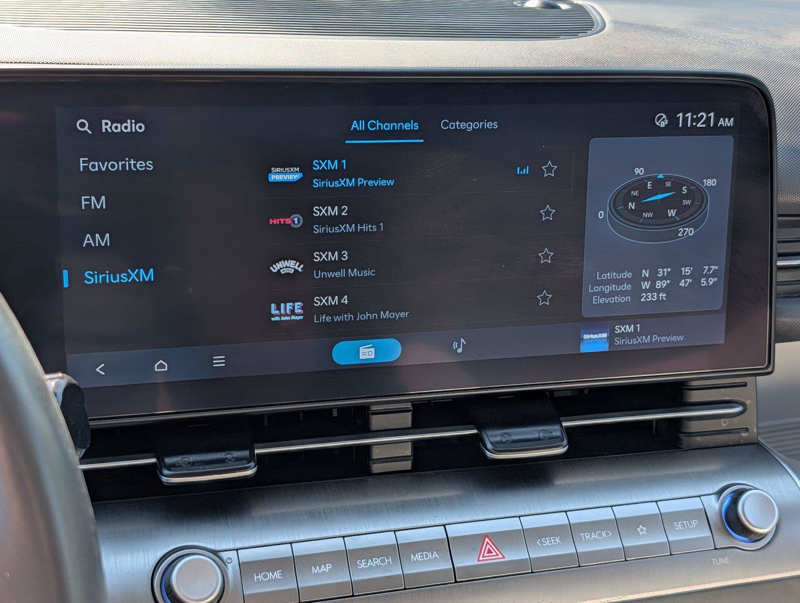 Used 2025 Hyundai Kona SEL AWD/4WD image 16