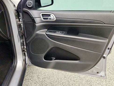 Used 2021 Jeep Grand Cherokee Laredo RWD image 25