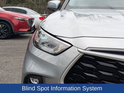 Used 2022 Toyota Highlander XLE image 10