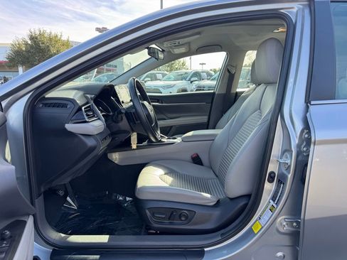 Used 2024 Toyota Camry SE image 20
