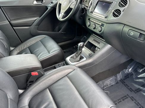 Used 2016 Volkswagen Tiguan SEL image 18