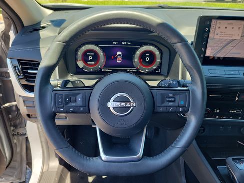 Certified 2024 Nissan Rogue SL FWD image 17