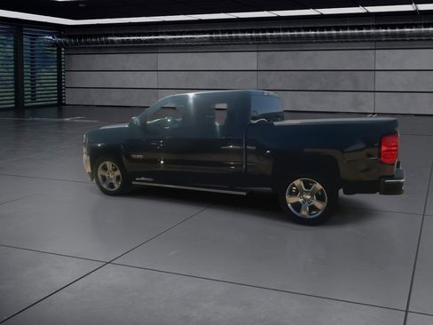 Used 2018 Chevrolet Silverado 1500 LT w/ Texas Edition image 6