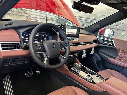 New 2025 Mitsubishi Outlander SEL image 18