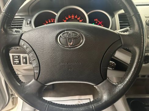 Used 2010 Toyota Tacoma 4x4 Double Cab w/ TRD Off-Road Pkg image 9