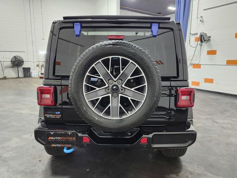 Used 2022 Jeep Wrangler Unlimited Sahara image 19