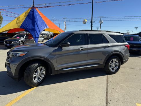 Certified 2021 Ford Explorer XLT image 12