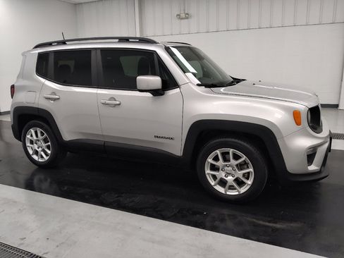Used 2020 Jeep Renegade Latitude FWD image 11