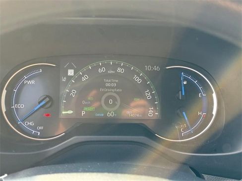 Used 2025 Toyota RAV4 XLE image 21