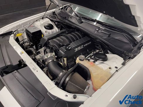 Used 2014 Dodge Challenger SRT8 image 25