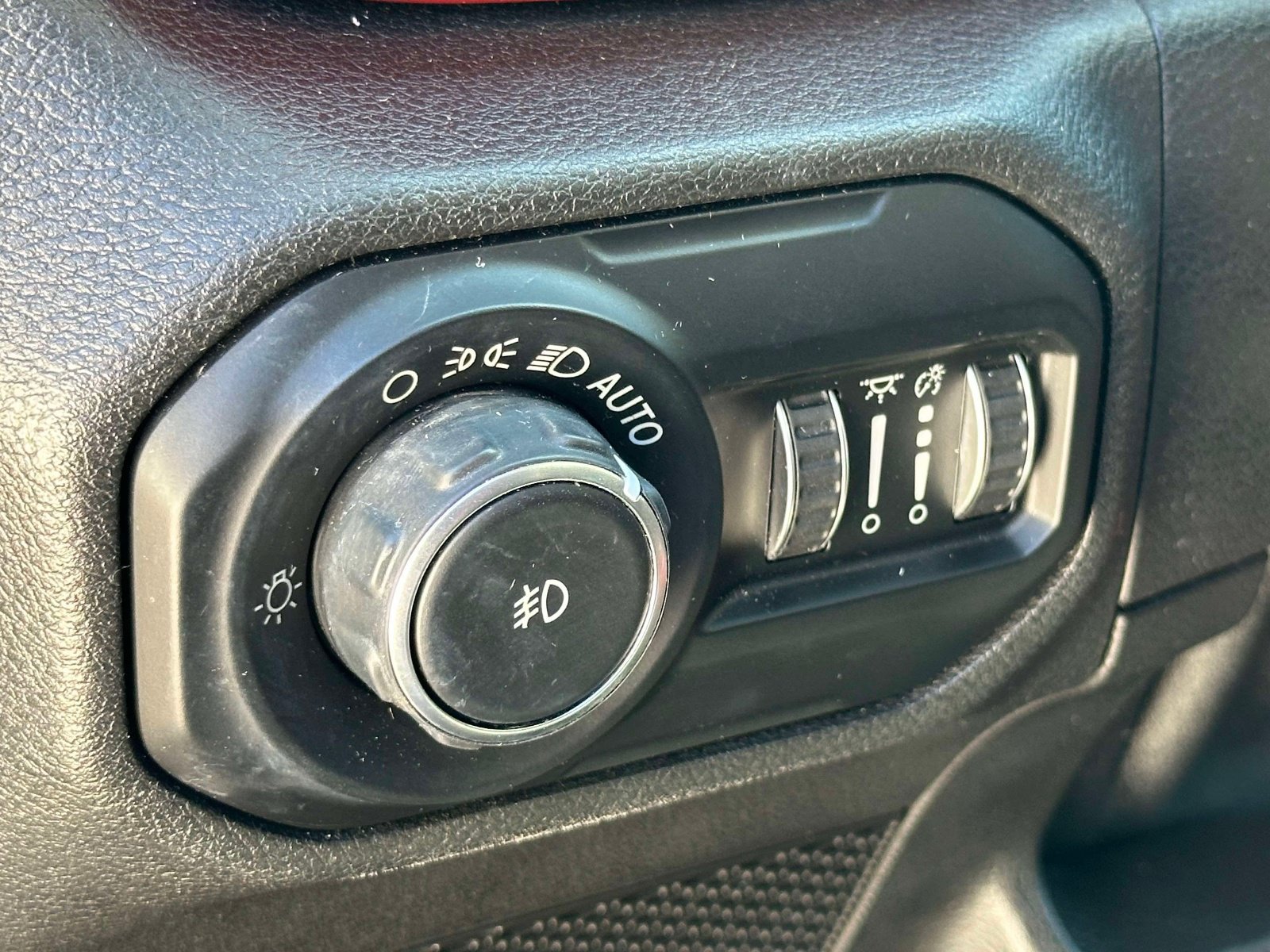 Used 2019 Jeep Wrangler Unlimited Sport S AWD/4WD image 16
