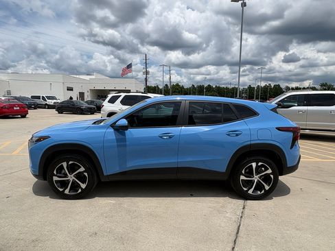 Used 2024 Chevrolet Trax RS w/ Sunroof Package FWD image 5