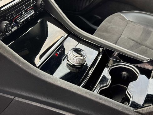 Used 2023 Jeep Grand Cherokee L Laredo image 33