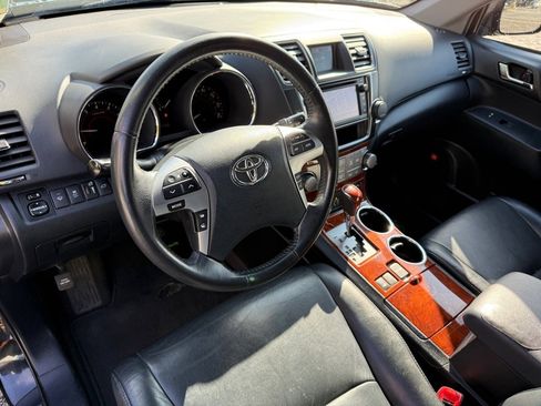 Used 2013 Toyota Highlander Limited image 15