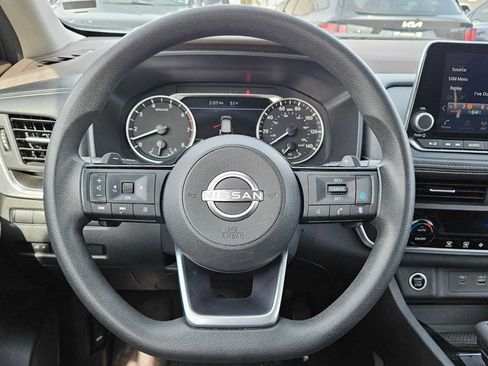 Used 2023 Nissan Rogue SV image 27