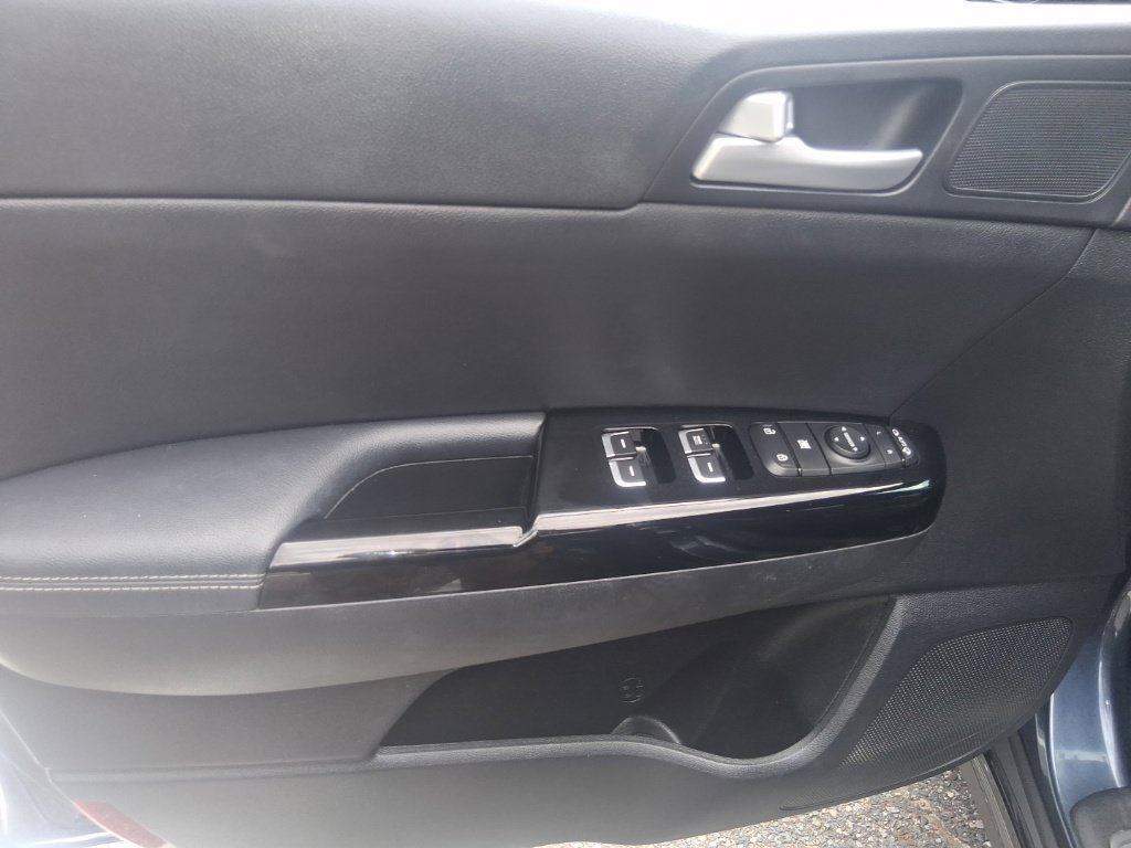 Used 2022 Kia Sportage Nightfall Edition w/ Nightfall Fwd Premium Package image 10