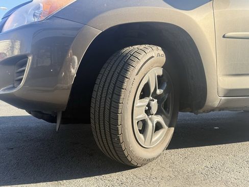 Used 2012 Toyota RAV4 4WD V6 image 32