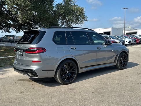 Used 2024 BMW X7 xDrive40i w/ M Sport Package AWD/4WD image 5