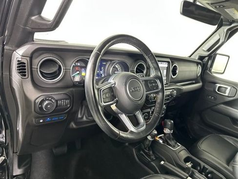 Used 2022 Jeep Wrangler Unlimited Sahara w/ Cold Weather Group image 13