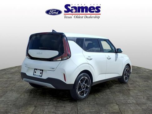 Used 2024 Kia Soul EX FWD image 3