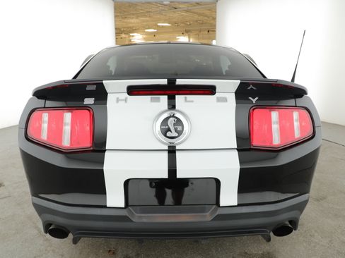 Used 2010 Ford Mustang Shelby GT500 image 4