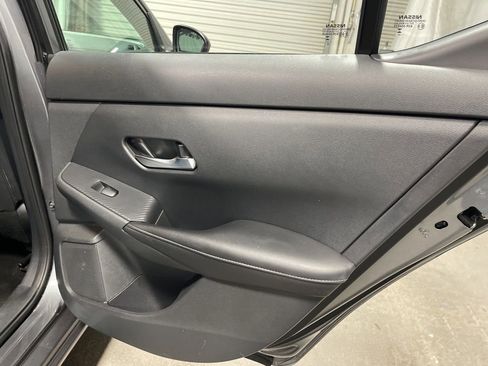 Used 2023 Nissan Sentra SV image 11