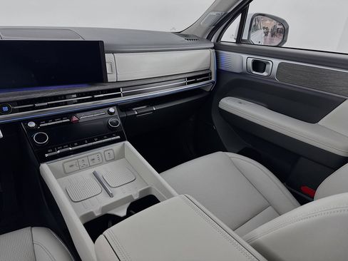 Used 2025 Hyundai Santa Fe Limited image 25
