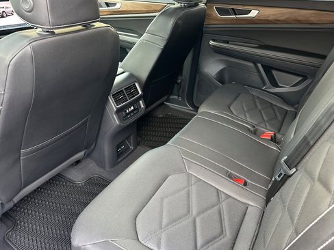 New 2026 Volkswagen Atlas SE image 10