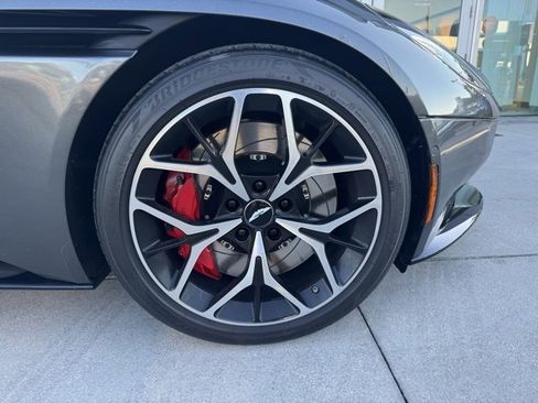 Used 2019 Aston Martin DB11 Volante image 19