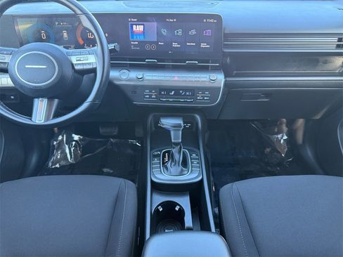 Used 2025 Hyundai Kona SEL image 10