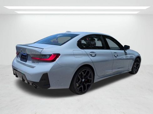 New 2026 BMW 330i Sedan w/ M Sport Package RWD image 4