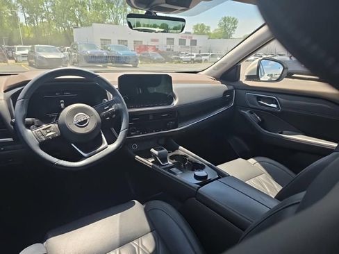 Used 2023 Nissan Rogue Platinum AWD/4WD image 10