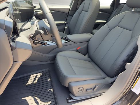 Certified 2025 Audi A6 e-tron Premium Plus w/ Premium Plus AWD/4WD image 5