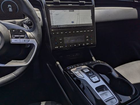 Used 2024 Hyundai Tucson Limited image 10