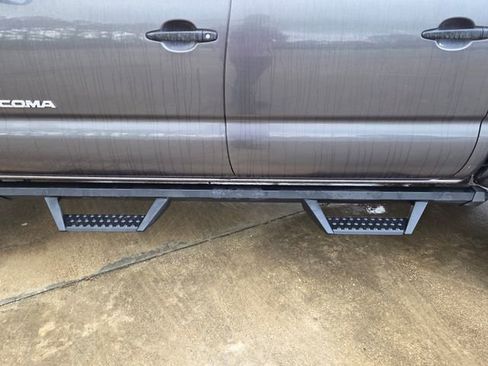 Used 2013 Toyota Tacoma 4x4 Double Cab w/ TRD Off-Road Pkg image 11