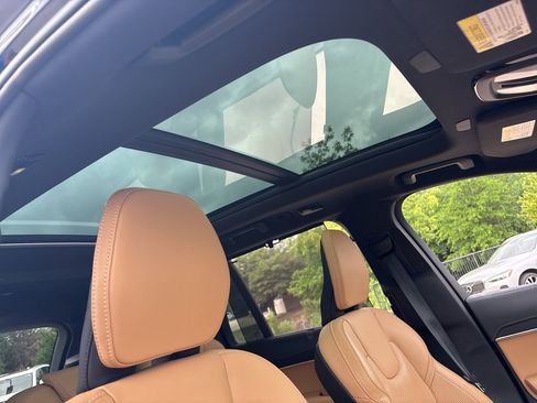 Used 2025 Volvo XC90 T8 Ultra w/ Protection Package Premier image 15