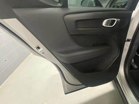 Certified 2025 Volvo XC40 B5 Plus image 8