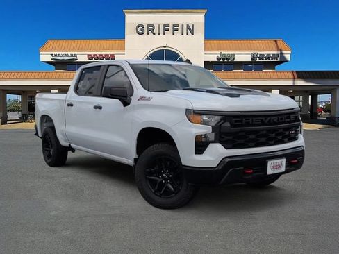 Used 2022 Chevrolet Silverado 1500 Custom Trail Boss AWD/4WD image 2
