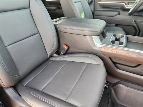 New 2026 GMC Sierra 2500 SLT image 12